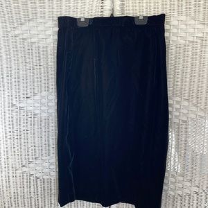 Velvet look black skirt